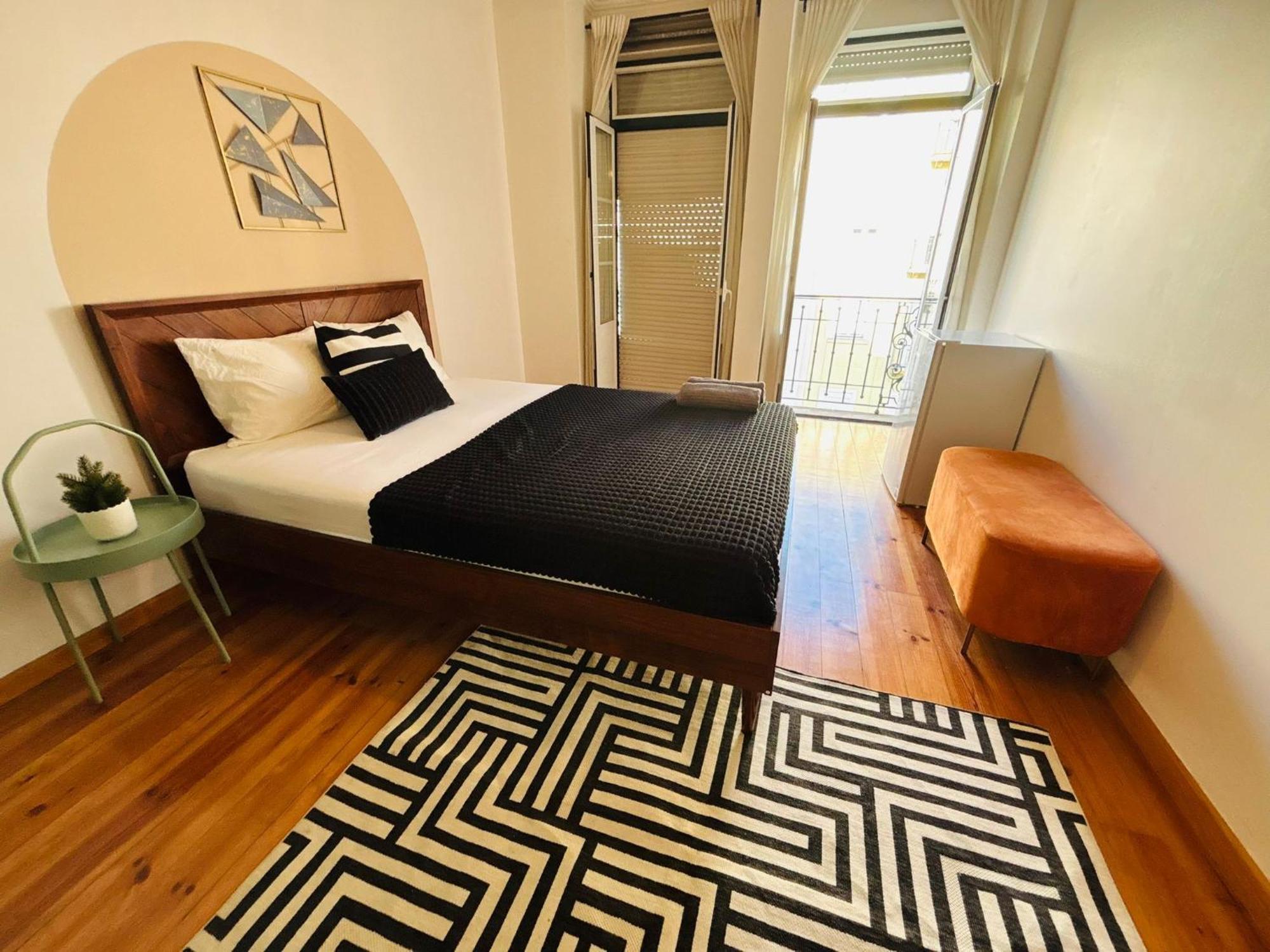 Hostal And Spacious In Lisbon, Ideal For Tourists *